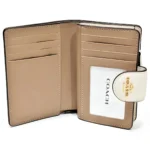 محفظة كوتش COACH حريمي سيجنتشر موديل CH480