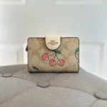 محفظة كوتش COACH حريمي سيجنتشر بنقشة الكرز موديل CF401