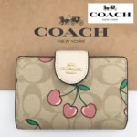 محفظة كوتش COACH حريمي سيجنتشر بنقشة الكرز موديل CF401