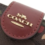 محفظة كوتش COACH حريمي سيجنتشر بنقشة القلوب والزهور موديل C7653