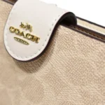 محفظة كوتش COACH حريمي سيجنتشر خاكي بني موديل CW786
