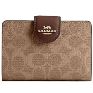 محفظة كوتش COACH حريمي سيجنتشر خاكي وبني موديل CW786