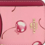 محفظة كروت كوتش COACH حريمي بسحاب ونقشة كرز CR832