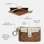 محفظة كروت كوتش COACH حريمي سيجنتشر بفتحة هوية C7398