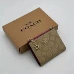 محفظة كروت كوتش COACH حريمي سيجنتشر موديل 78002