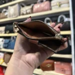 محفظة كروت كوتش Coach حريمي سيجنتشر مونوغرام موديل C7398