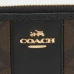 محفظة كوتش Coach حريمي سيجنتشر بسوستة موديل F54630