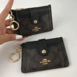 محفظة كروت كوتش Coach حريمي سيجنتشر موديل C7398