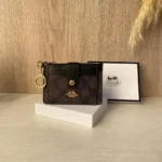 محفظة كروت كوتش Coach حريمي سيجنتشر موديل C7398