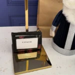 محفظة كروت كوتش COACH حريمي سيجنتشر بنقشة الزهور موديل CDF83