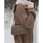حقيبة كتف نسائية بيج من جيس Guess