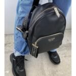حقيبة ظهر نسائية سوداء من جيس Guess ، موديل Hwvy75 86320