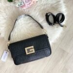 حقايبة جيس النسائية السوداء Hwvd75 80190
