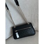 حقيبة كروس بودي سوداء من جيس Guess للنساء Hwpg9336210