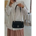 حقيبة كروس بودي سوداء من جيس Guess للنساء Hwpg9336210