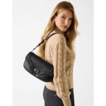 حقيبة يد نسائية سوداء من Guess ، حقيبة كتف Hwbg7993200