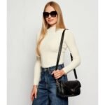 حقيبة يد نسائية سوداء من Guess ، حقيبة كتف Hwbg7993200