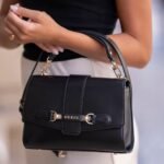 حقيبة يد نسائية سوداء من جيس Guess ، حقيبة كتف Hwvg95 00200