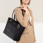 حقيبة كتف نسائية سوداء من جيس ، موديل Hwevg873723