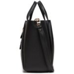 حقيبة كتف نسائية سوداء من جيس Guess ، موديل HWVG9309060