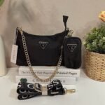 حقيبة كتف نسائية سوداء من جيس Guess