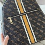 حقيبة ظهر نسائية بنية اللون من جيس Guess ، موديل Hwss6995320