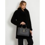 حقيبة يد نسائية من جيس Guess ، لون أسود فحمي ، موديل HWQC9213060