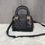 حقيبة يد نسائية من Guess ، لون فحمي ، موديل Hwsg7737050