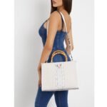 حقيبة يد نسائية من جيس Guess باللونين الوردي والأبيض ، موديل Hwag9337220 Ndl