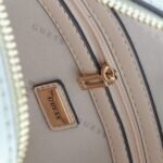 حقيبة كروسبودي بيضاء من جيس Guess للنساء طراز H2000029517624