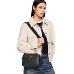حقيبة كروس بودي سوداء من تومي هيلفيغر للنساء Aw0Aw16470