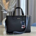 حقيبة يد نسائية سوداء من تومي هيلفيغر Aw0Aw11181
