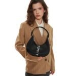 حقيبة كتف نسائية سوداء من تومي هيلفيغر AW0AW16510 BDS