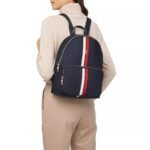 حقيبة ظهر نسائية زرقاء من تومي هيلفيغر Aw0Aw13170