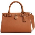 حقيبة كتف نسائية بنية اللون من تومي هيلفيغر Aw0Aw17188