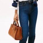 حقيبة كتف نسائية بنية اللون من تومي هيلفيغر Aw0Aw17188