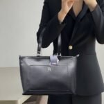 حقيبة تومي هيلفيغر للنساء