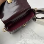 حقيبة كروسبودي بنية اللون من توري بورش للنساء، رقم الموديل 153726، لون تيمبرانيلو